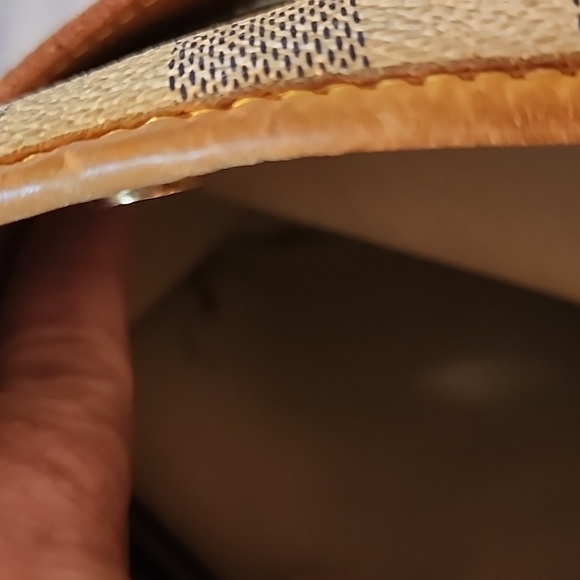 Louis Vuitton Galleria PM - Picture 14 of 16